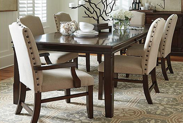 Lavidor Dining Room Table Item Number